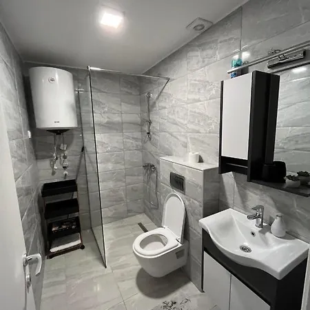 Stari Aerodrom Apartment *